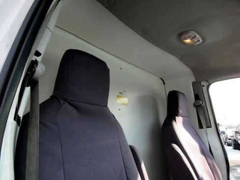 Used 2017 Ford E-350 and Econoline 350 Super Duty w/ Power Windows & Locks Group image 18