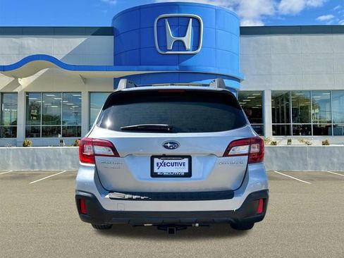Used 2019 Subaru Outback 2.5i AWD/4WD image 3
