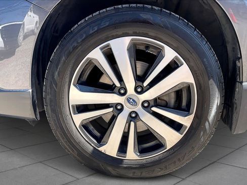 Used 2019 Subaru Outback 2.5i Limited w/ Popular Package #2 image 11