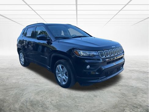 Certified 2022 Jeep Compass Latitude w/ Sun and Sound Group image 2