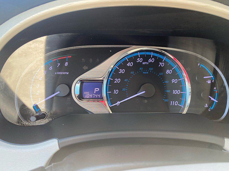 Used 2012 Toyota Sienna XLE w/ Entertainment Pkg FWD image 13