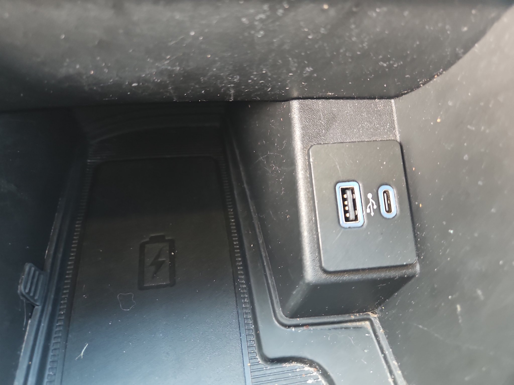 Used 2022 Ford Edge Titanium AWD/4WD image 19