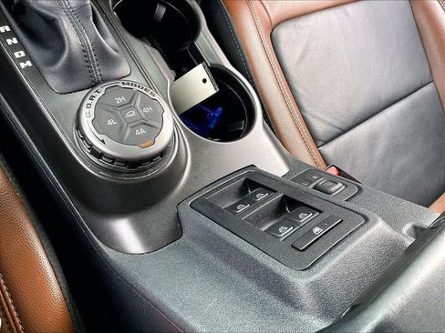 Used 2023 Ford Bronco Outer Banks AWD/4WD image 32