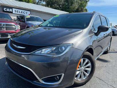 Used 2018 Chrysler Pacifica Touring-L