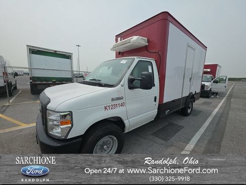 Used 2024 Ford E-350 and Econoline 350 Super Duty w/ Power Windows & Locks Group RWD image 1