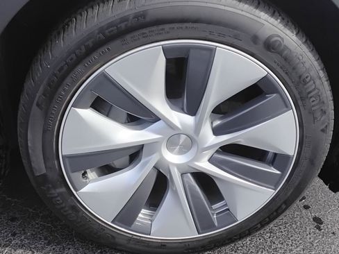 Used 2023 Tesla Model Y AWD image 13