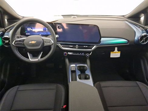 Used 2025 Chevrolet Equinox EV LT image 19