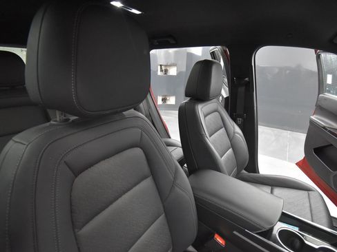 Used 2025 Chevrolet Equinox LT w/ Convenience Package II image 17