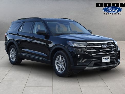 New 2026 Ford Explorer Active w/ Active Comfort Package RWD image 2