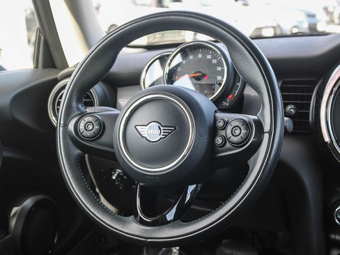 Used 2019 MINI Cooper 2-Door Hardtop image 16
