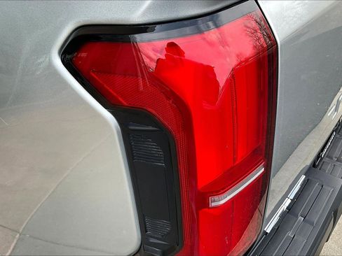 Used 2025 Toyota Tacoma SR image 23