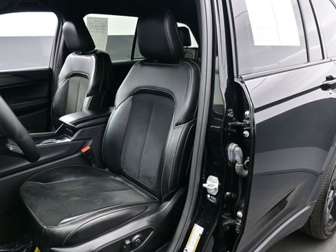 Used 2024 Jeep Grand Cherokee Altitude image 12