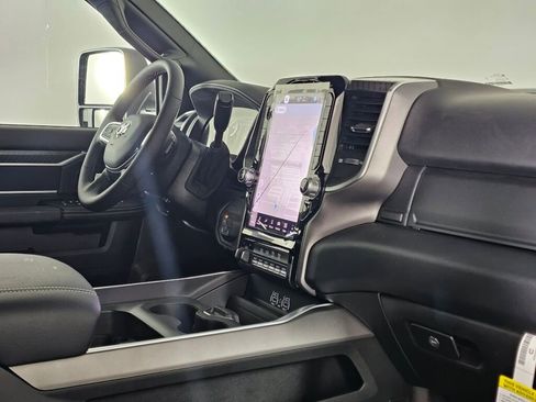 New 2026 RAM 3500 Big Horn AWD/4WD image 39