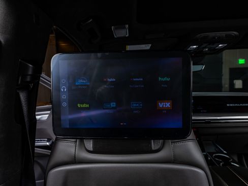 Used 2026 Cadillac Escalade ESV V image 35