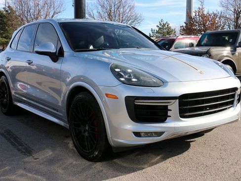 Used 2016 Porsche Cayenne GTS image 4