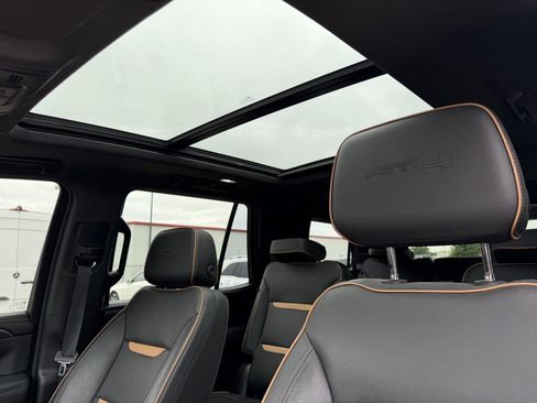 Used 2022 GMC Yukon AT4 AWD/4WD image 15