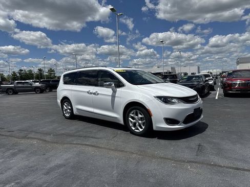 Used 2019 Chrysler Pacifica Limited FWD image 6