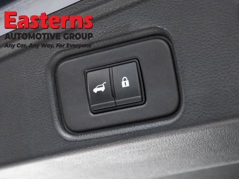 Used 2024 Nissan Pathfinder SL AWD/4WD image 22