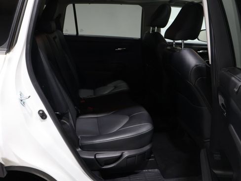 Certified 2022 Toyota Highlander XLE image 20