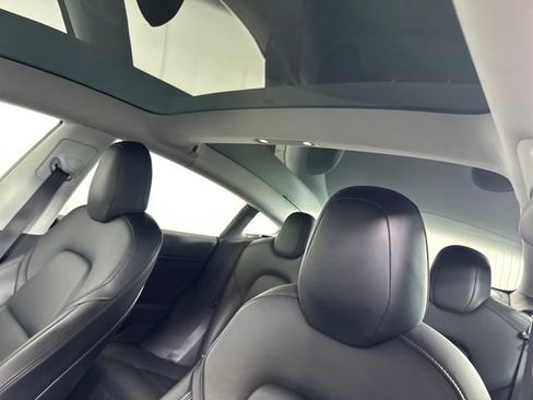 Used 2018 Tesla Model 3 Long Range image 12