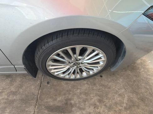 Used 2020 Toyota Avalon Limited w/ Advanced Safety Package FWD image 10