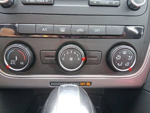 Used 2014 Volkswagen Passat 1.8T S FWD image 24