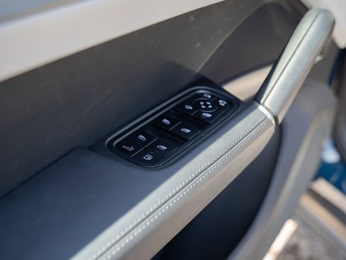Certified 2024 Porsche Cayenne image 15