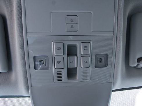 New 2026 Volkswagen Taos SE image 23