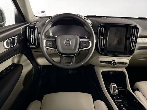 Used 2022 Volvo XC40 T5 Inscription image 21