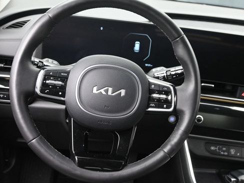 Used 2025 Kia Carnival SX Prestige FWD image 17