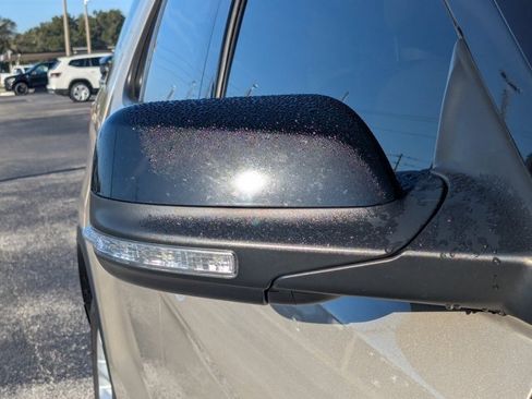 Used 2017 Ford Explorer XLT w/ Equipment Group 202A image 13