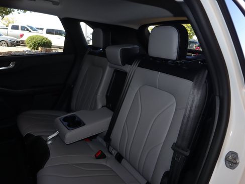 New 2025 Ford Escape SE w/ PHEV Premium Package FWD image 35