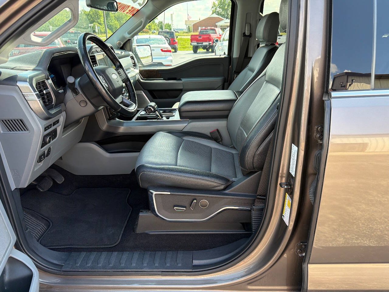 Used 2022 Ford F150 Lariat w/ Equipment Group 502A High AWD/4WD image 12