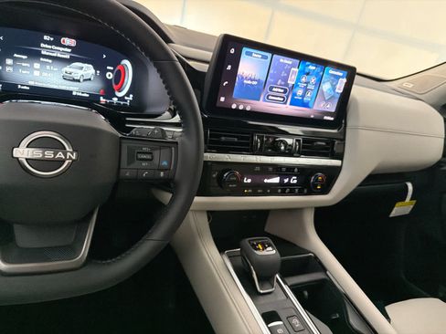 New 2026 Nissan Pathfinder SL w/ SL Premium Package FWD image 19