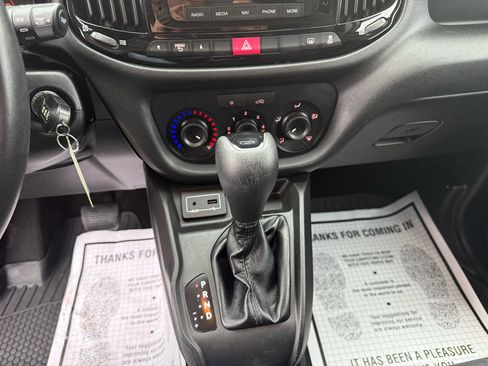 Used 2019 RAM ProMaster City Tradesman SLT image 14