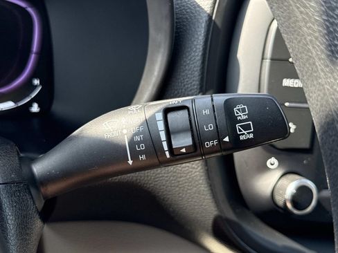 Used 2023 Kia Soul LX FWD image 12
