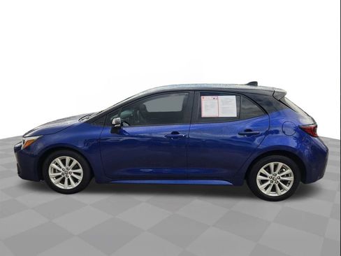 Used 2025 Toyota Corolla SE w/ SE Package image 4