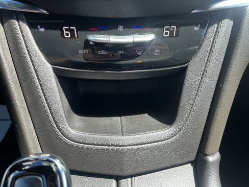 Used 2023 Cadillac XT5 Premium Luxury w/ Technology Package AWD/4WD image 4