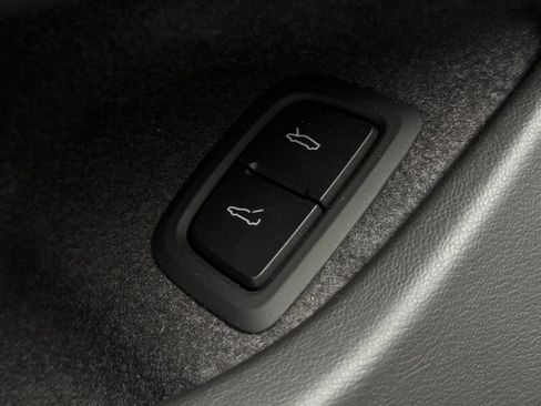 Used 2025 Chevrolet Corvette Z06 image 81