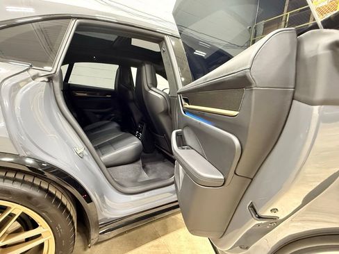 Used 2025 Porsche Macan Turbo Electric AWD/4WD image 43