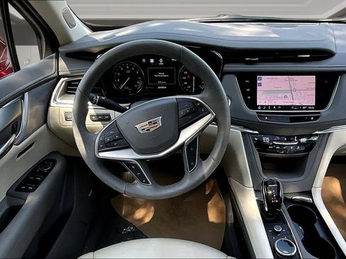 Certified 2024 Cadillac XT5 Premium Luxury w/ Technology Package AWD/4WD image 8