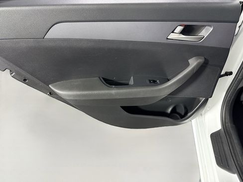 Used 2018 Hyundai Sonata SE w/ Cargo Package image 25