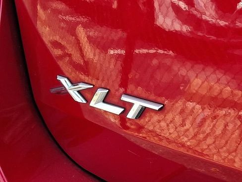 Used 2020 Ford Explorer XLT w/ Equipment Group 202A AWD/4WD image 8