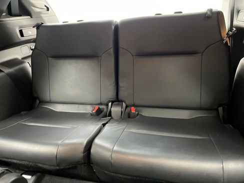 Used 2023 Mitsubishi Outlander SE image 32