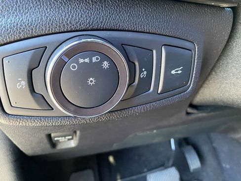 Used 2019 Lincoln MKC Premiere image 18