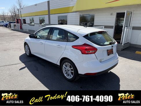 Used 2017 Ford Focus SE FWD image 2