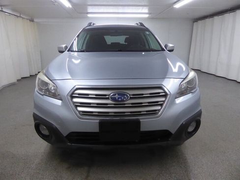 Used 2017 Subaru Outback 2.5i Premium image 2