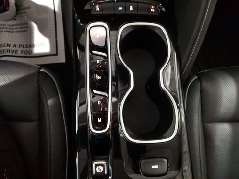 Used 2021 Buick Envision Essence w/ Sport Touring Package FWD image 21