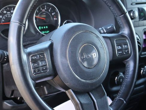 Used 2018 Jeep Wrangler Unlimited Sport S image 18