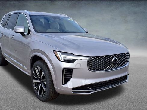 New 2026 Volvo XC90 B5 Core AWD/4WD image 1